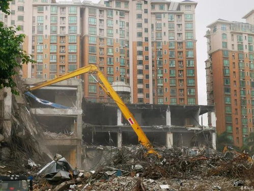 番禺广场附近地块建筑物拆除，城市改造迈出新步伐